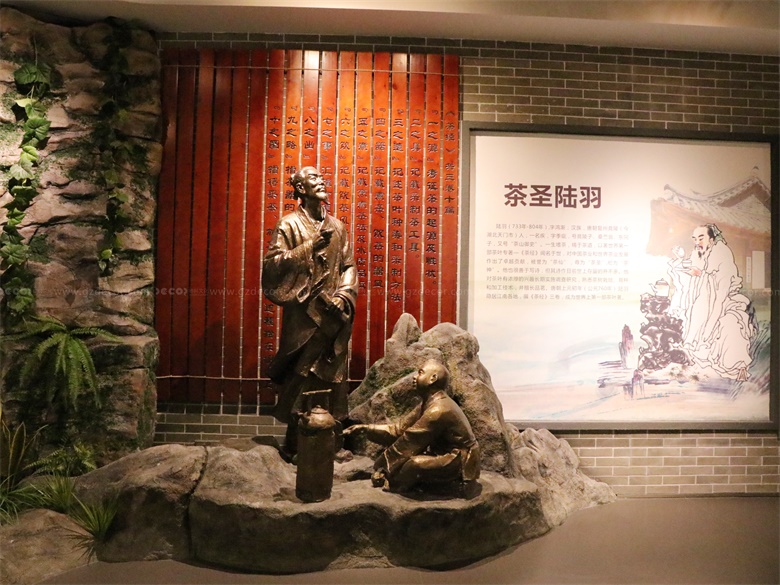 展館設(shè)計(jì)雕塑創(chuàng)作中，如何考慮作品的比例和尺寸？