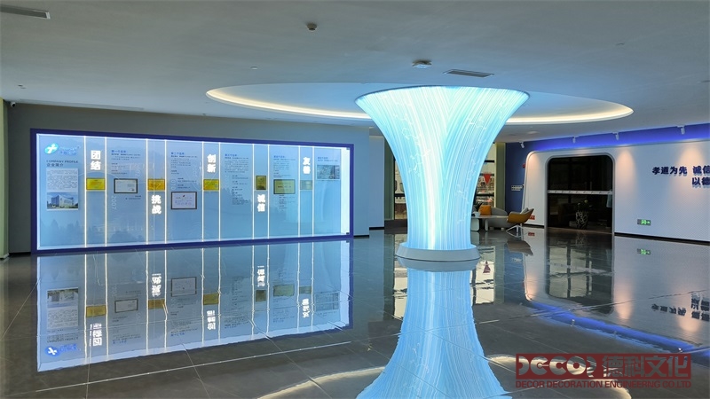 在展館設(shè)計(jì)中，互動(dòng)性設(shè)計(jì)也是提升觀眾體驗(yàn)的重要手段